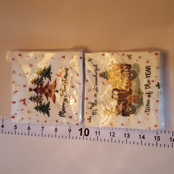 Christmas bathroom hand towels and 2 packs of holiday cocktail napkins - Picture 4 of 4